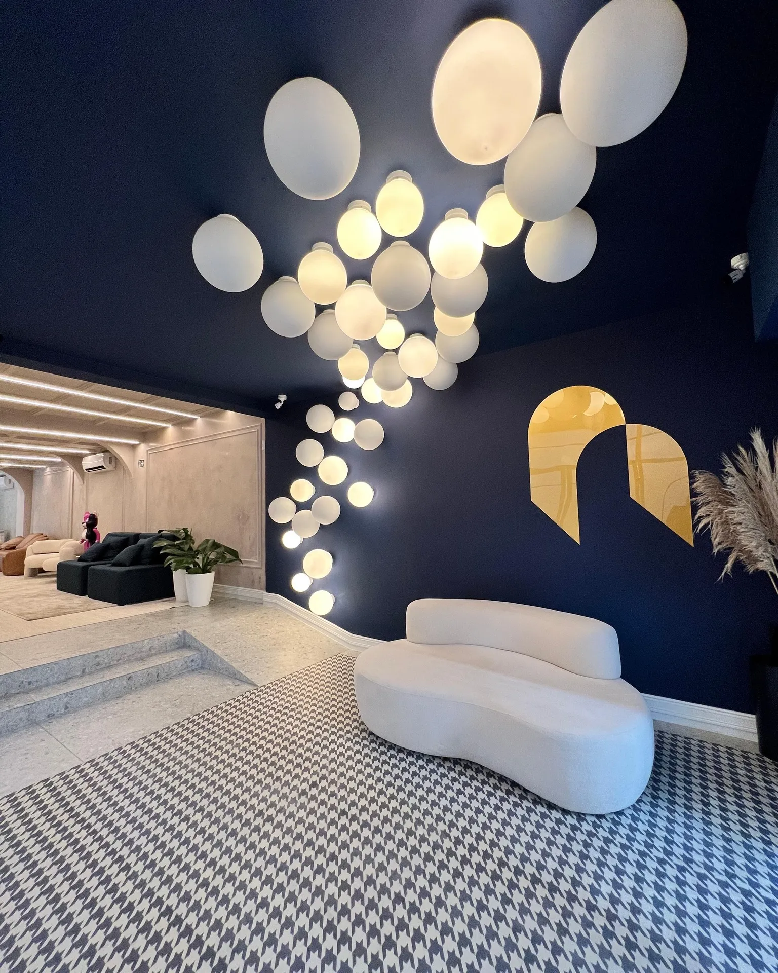 Como o design de interiores transforma uma casa de luxo em um lar exclusivo